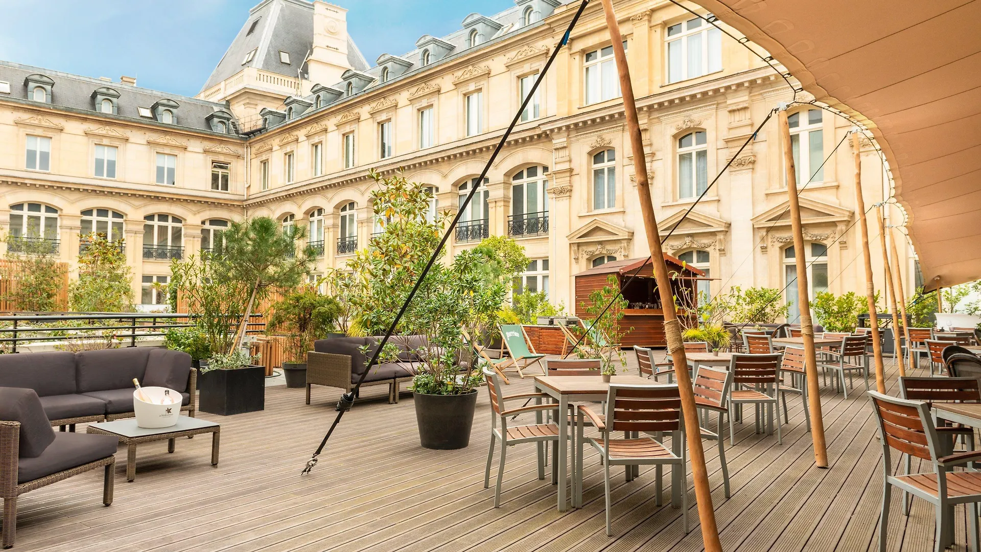 Hotel Crowne Plaza République, An Ihg 4*