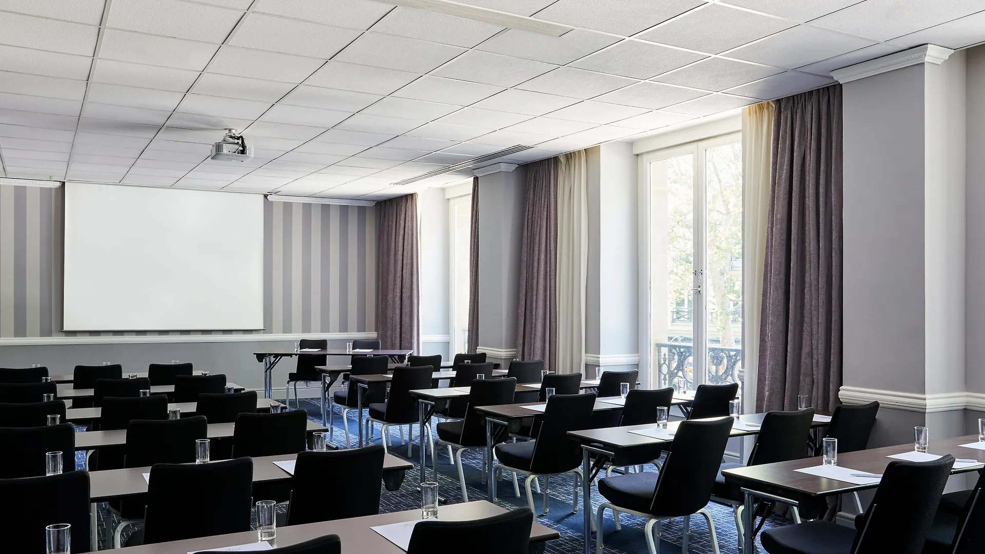 Crowne Plaza République, An Ihg 4*