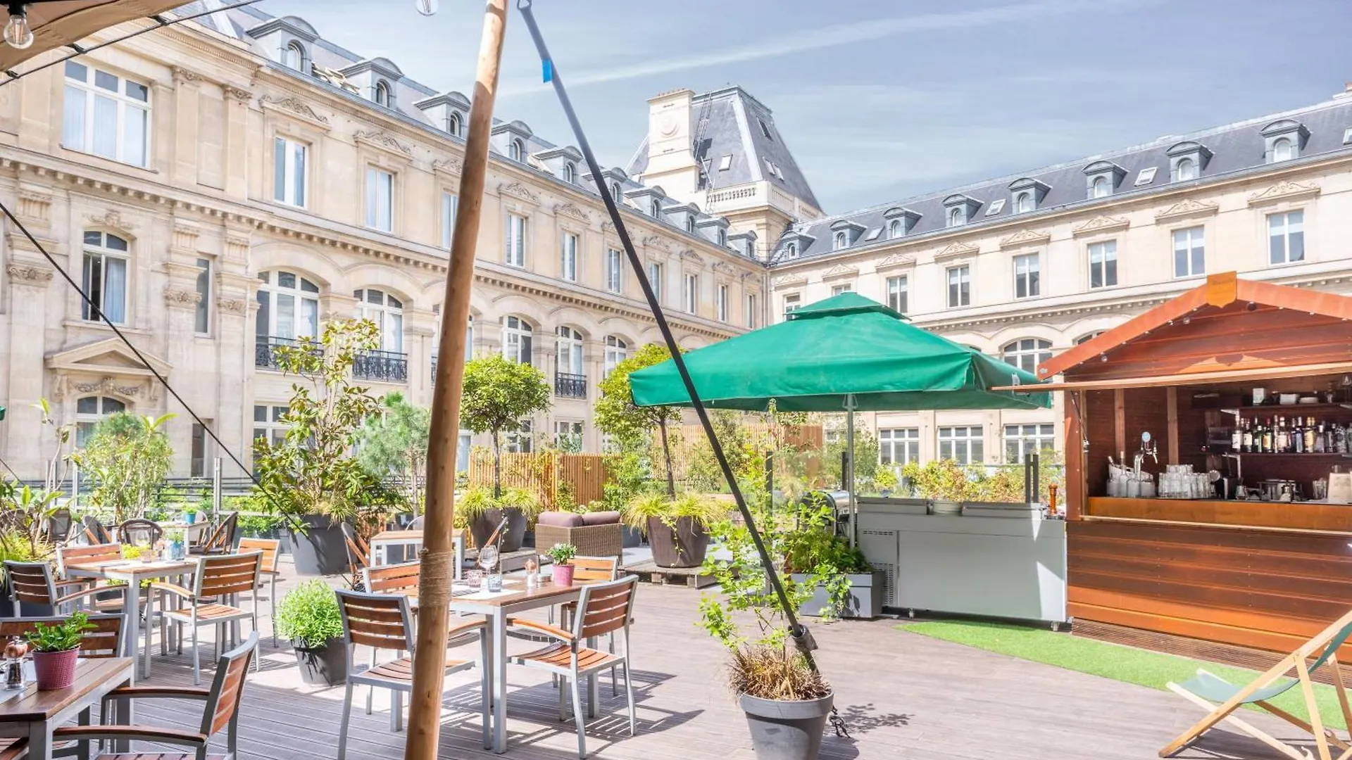 Hotel Crowne Plaza République, An Ihg 4*