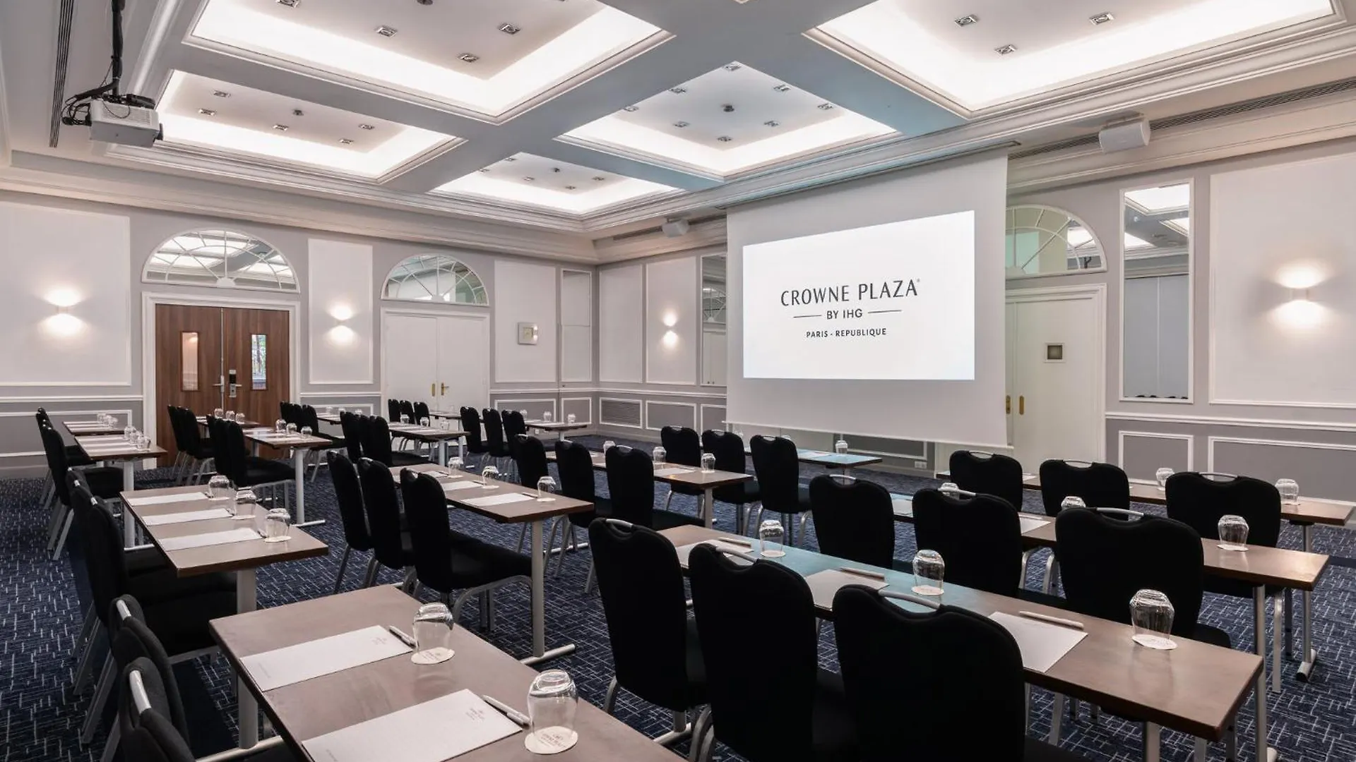 Crowne Plaza République, An Ihg Parigi